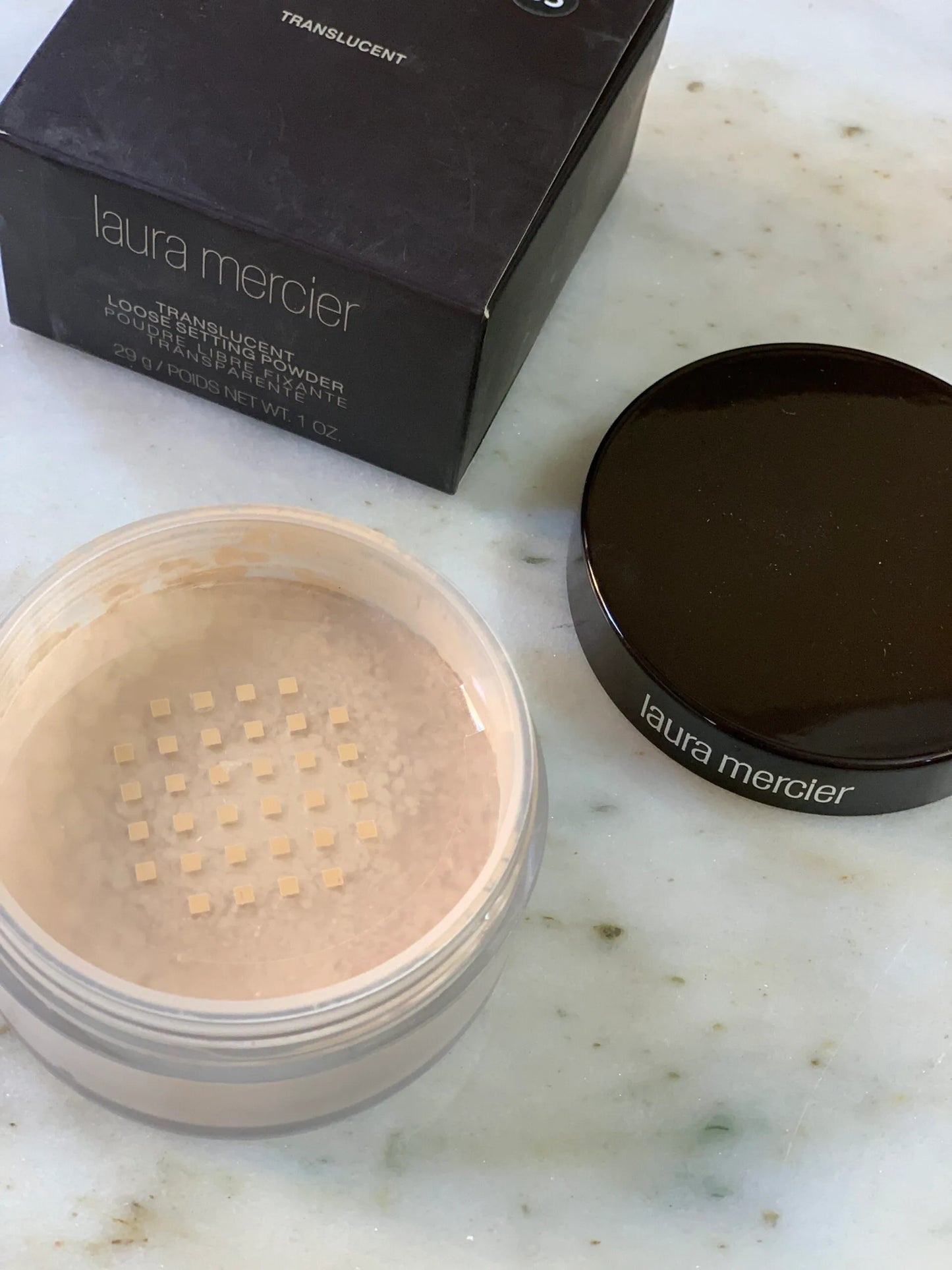 Laura Mercier Setting Powder – Translucent