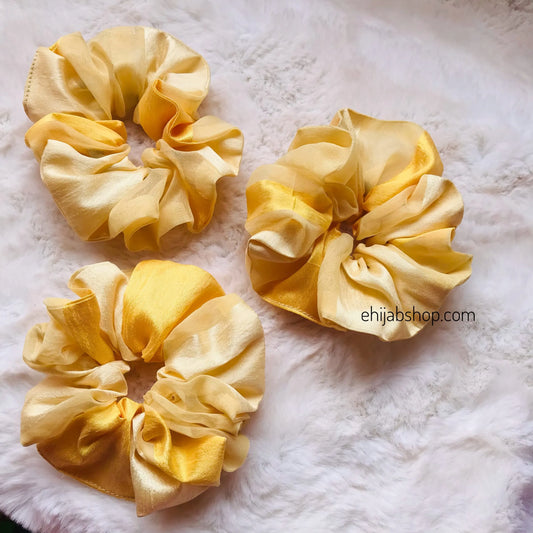 Silk Scrunchy – Gold