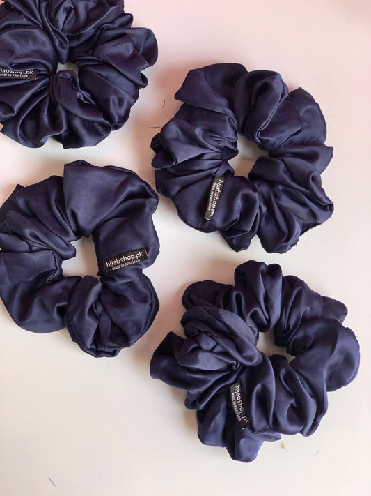 Silk Scrunchy – Navy